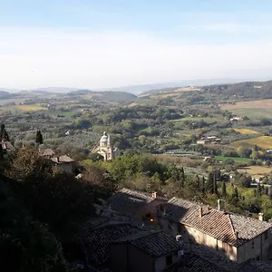 Torre Alle Antiche Mura , Montepulciano Stazione Italia