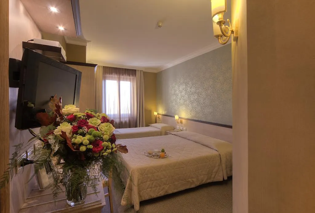 Hotel Galileo Roma 3*,  Italia